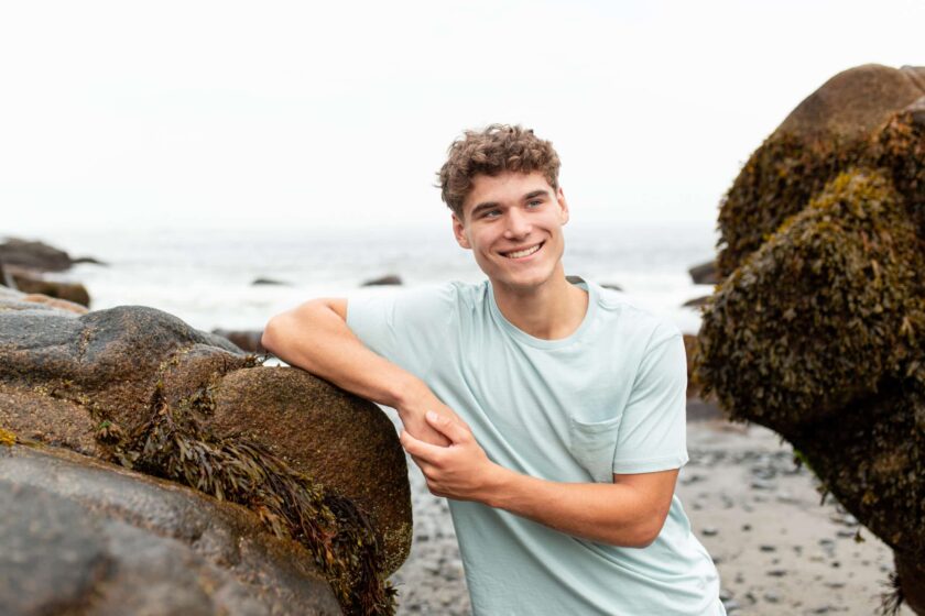 Essential and creative poses for senior boys.